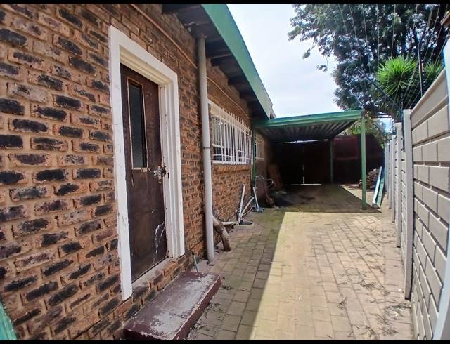 4 BEDROOM HOUSE TO LET IN SUNAIR PARK